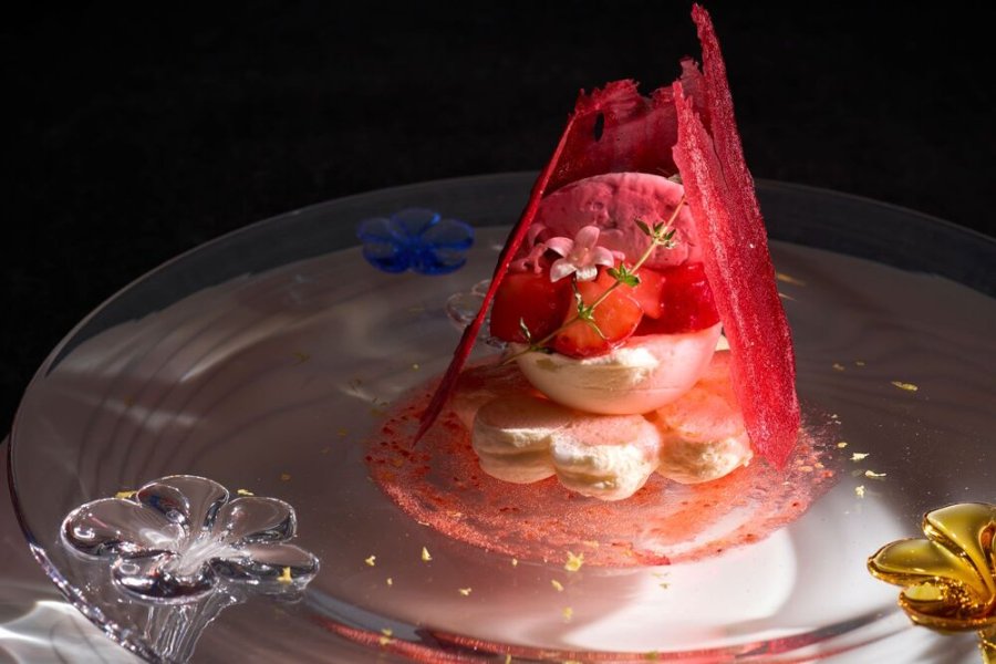 新スイーツ「千葉彩花檸檬と苺の パルフェ」