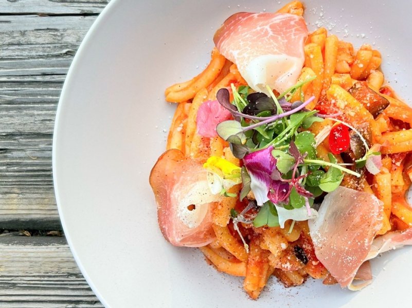 燻製生ハムとラタトゥイユのトマトソース カサレッチェ