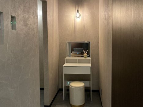 施術後はパウダーブースの利用もOK