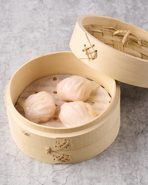 ▲透き通った皮に海老が贅沢に詰まった「海老の蒸し餃子 (ハーガオ)」580円