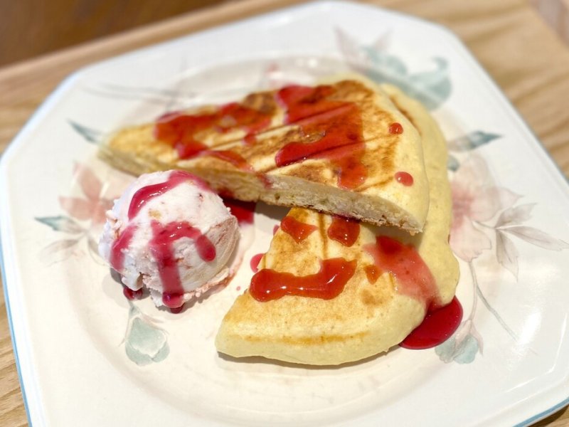 ワッフル（アイスクリーム付）