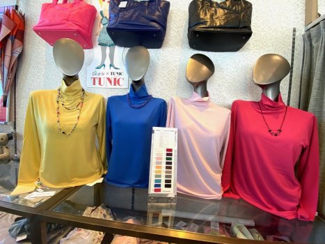 ミップガーゼ 無地ボトルネック Tシャツ 極上の肌ざわり、しっとりとした暖かさのミップガーゼ素材を使用。