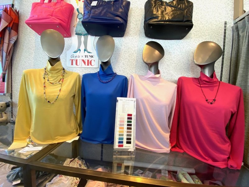 ミップガーゼ 無地ボトルネック Tシャツ 極上の肌ざわり、しっとりとした暖かさのミップガーゼ素材を使用。