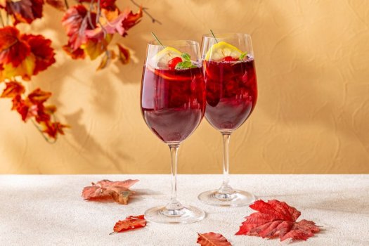 限定カクテル「バイオレット・ピーチー」