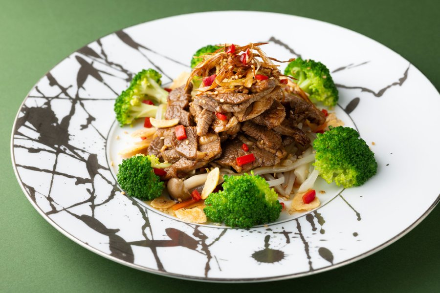 プレゼント：チャイニーズジンギスカン（大人のお客様限定・お一人様一皿限定）