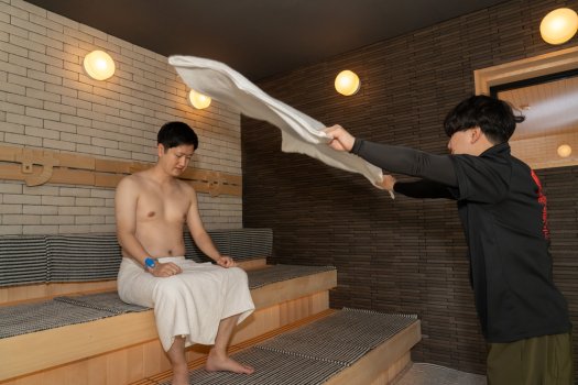 2種類のサウナを完備。熱波師による熱波イベントも開催！