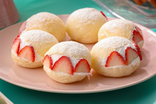 いちごのマリトッツォ