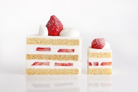 新スーパーあまおうショートケーキがビュッフェサイズで登場