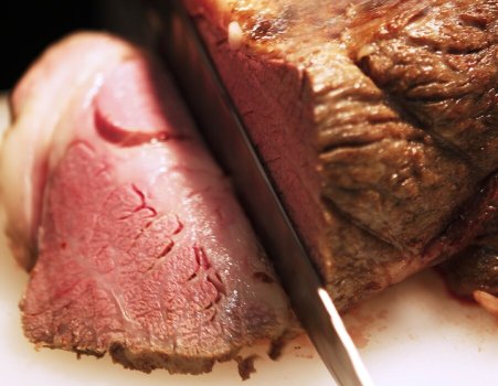 ホテル王道の「ローストビーフ」のカッティングサービスも！